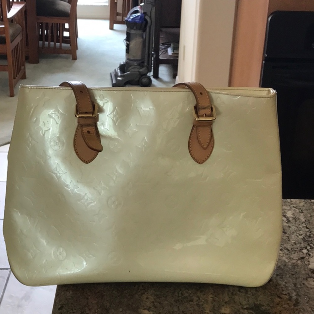 Louis Vuitton White Vernis PocketBook